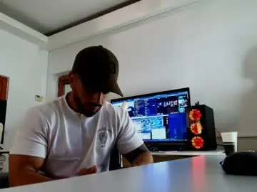 Chaturbate Live Sex Cam of supermanboyxxl