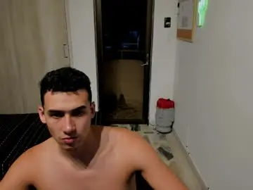 Chaturbate Best live sex cam show of travis_bakerr