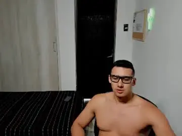Chaturbate Free Porn Cam of travis_bakerr