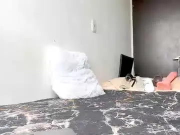 Chaturbate Live Sex Cam of xandernaked