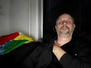 Chaturbate Live Sex Cam of hardmrlazy