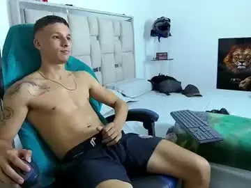 Chaturbate Nude Webcam of andrew_lover21