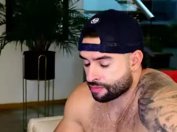 Chaturbate Live Sex Cam of lukhass