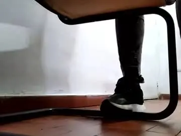 Chaturbate Watch Live Sex Cams of waltherfeet_