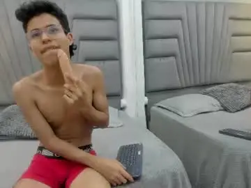 Chaturbate Live Sex Cam of ben_keaton