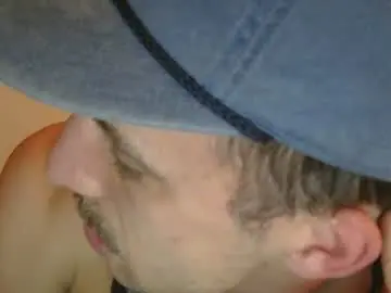 Chaturbate Live Sex Cam of youknowwhoitis412