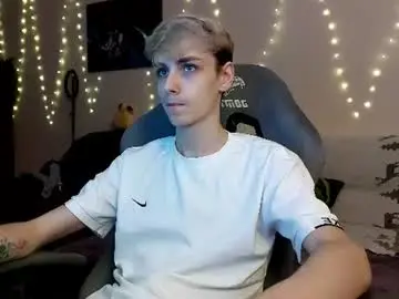 Chaturbate Live Sex Cam of danny_fox888
