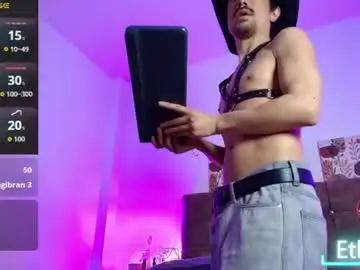 Chaturbate Sex Cam of ethan_briggs