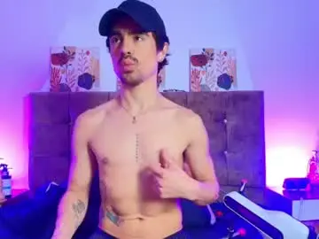 Chaturbate Live Sex Cam of ethan_briggs
