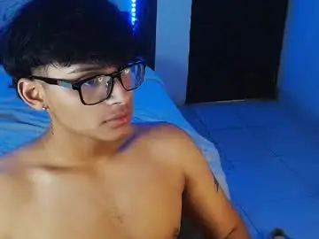 Chaturbate Nude Webcam of mr_yisuz