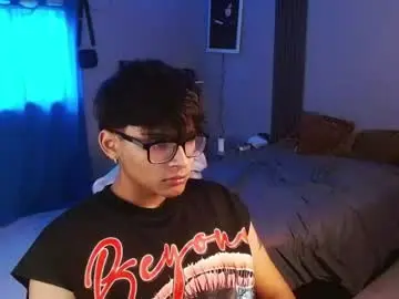 Chaturbate Free Porn Cam of mr_yisuz