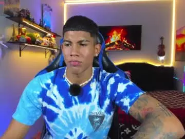 Chaturbate Live Sex Cam of damian_latinxxx