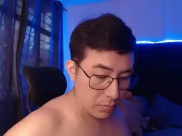 Chaturbate Free Live Porn of andrewmhilton_