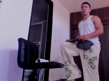 Chaturbate Private Sex Chat of bastian_franco01
