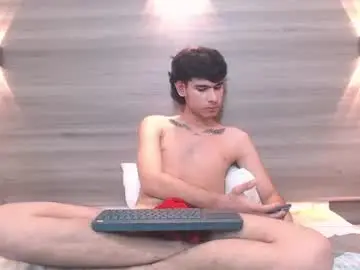 Chaturbate Live Porn of kevinbrooks_