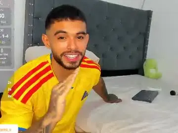 Chaturbate Free Porn Cam of andrewadans02