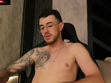 Chaturbate Live Sex Cam of codyywalker