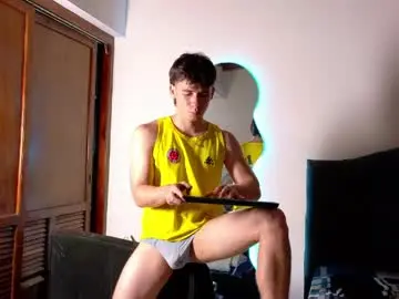 Chaturbate Adult Video Chat of harry_brown2324