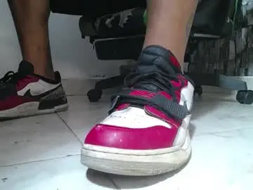 Chaturbate Best Webcam of srfindomfeet_