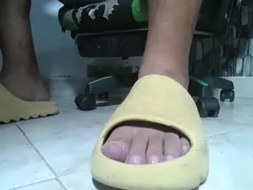 Chaturbate Best live sex cam show of srfindomfeet_