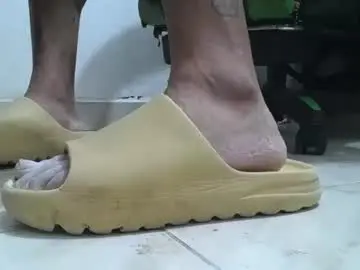 Chaturbate Free Porn Cam of srfindomfeet_