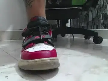 Chaturbate Best live sex cam show of srfindomfeet_