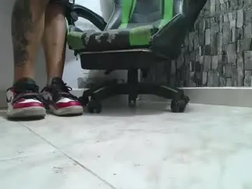 Chaturbate Adult Video Chat of srfindomfeet_