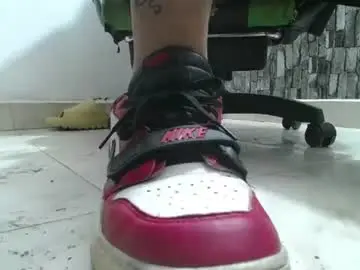 Chaturbate Sex Cam of srfindomfeet_