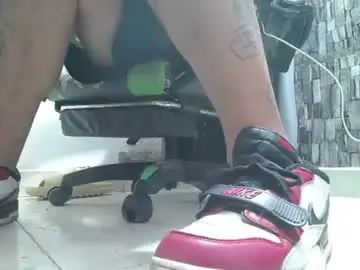 Chaturbate Nude Webcam of srfindomfeet_