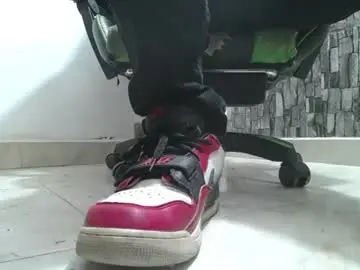 Chaturbate Sex Cam of srfindomfeet_