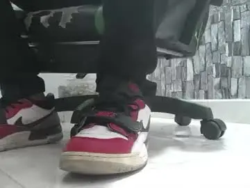 Chaturbate Nude Webcam of srfindomfeet_