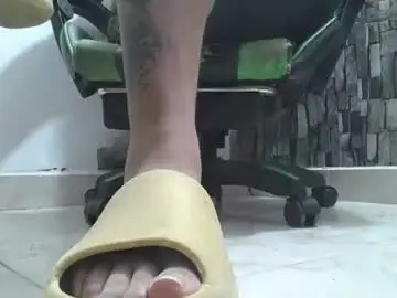 Chaturbate Adult Video Chat of srfindomfeet_
