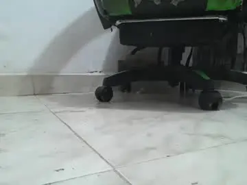 Chaturbate Best live sex cam show of srfindomfeet_