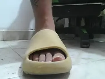 Chaturbate Free Live Porn of srfindomfeet_