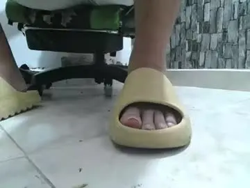 Chaturbate Nude Webcam of srfindomfeet_