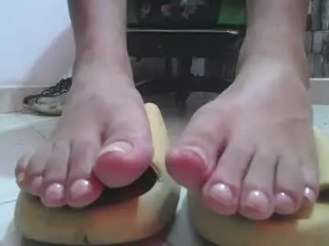 Chaturbate Live Sex of srfindomfeet_