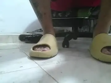 Chaturbate Free Porn Cam of srfindomfeet_