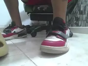 Chaturbate Watch Live Sex Cams of srfindomfeet_
