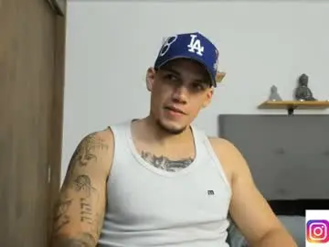 Chaturbate Sex Cam of axel_taylor21