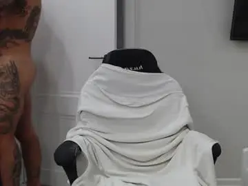 Chaturbate Live Sex Cam of maxi_foxxx