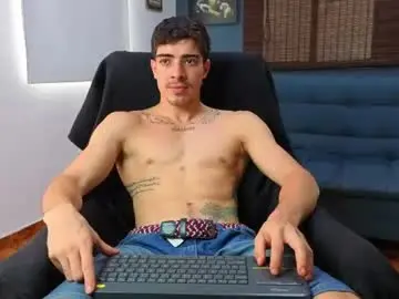 Chaturbate Adult Webcams of ethangreey1