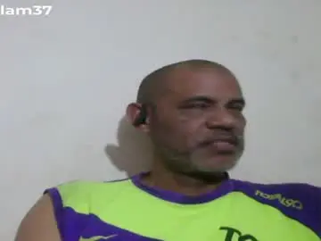 Chaturbate Watch Live Sex Cams of retlam37