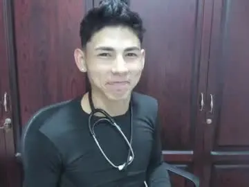 Chaturbate Live Sex Cam of liam_adamms