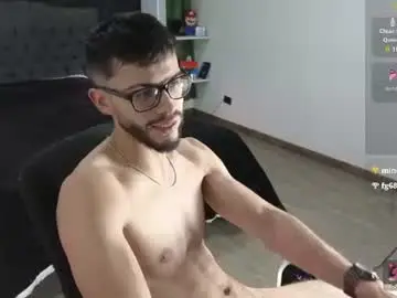 Chaturbate Free Live Porn of phantom_bigger1