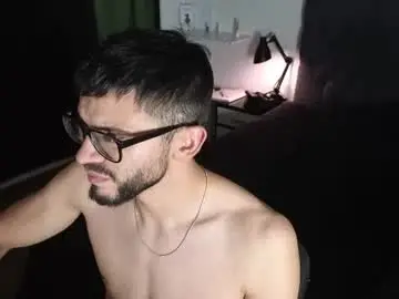 Chaturbate Free Live Porn of phantom_bigger1