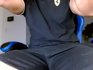 Chaturbate Free Porn Cam of yourfavorite_bigclit