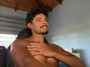 Chaturbate Adult Video Chat of daniel0910s