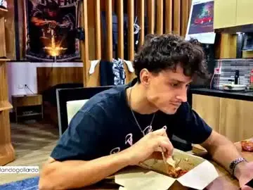 Chaturbate Live Sex Cam of orlando__bloom