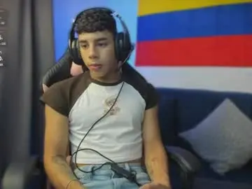 Chaturbate Nude Webcam of andrew_twink18