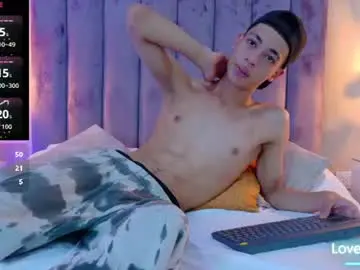 Chaturbate Live Sex Cam of liam_mercurio